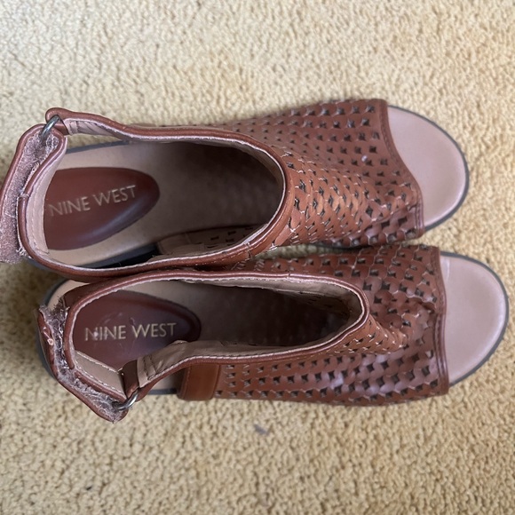 Nine West Open Toe Sandal Shoes Size 5 Brown Leather Block Heel - Picture 4 of 7